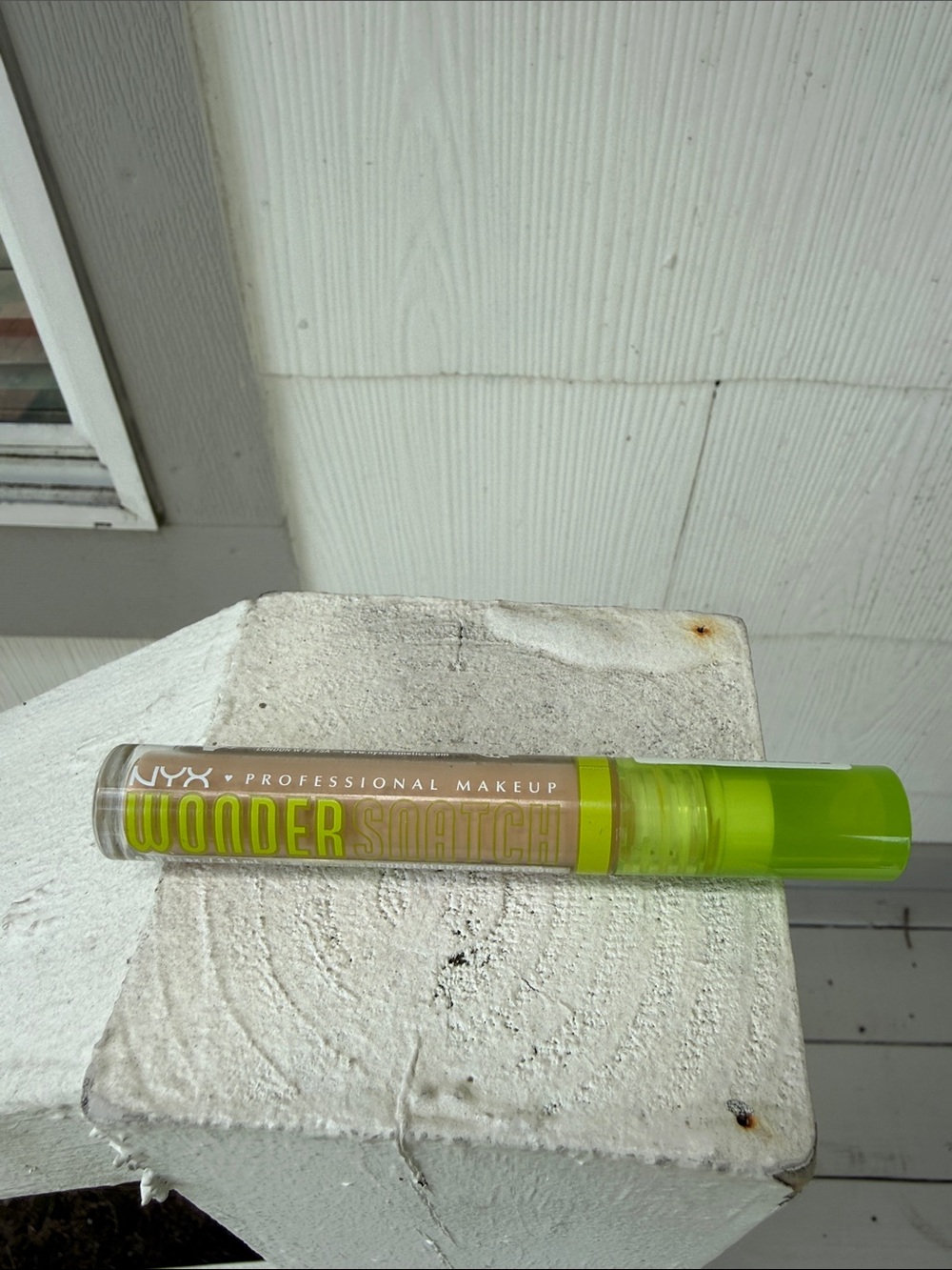 NYX Wonder Snatch Concealer